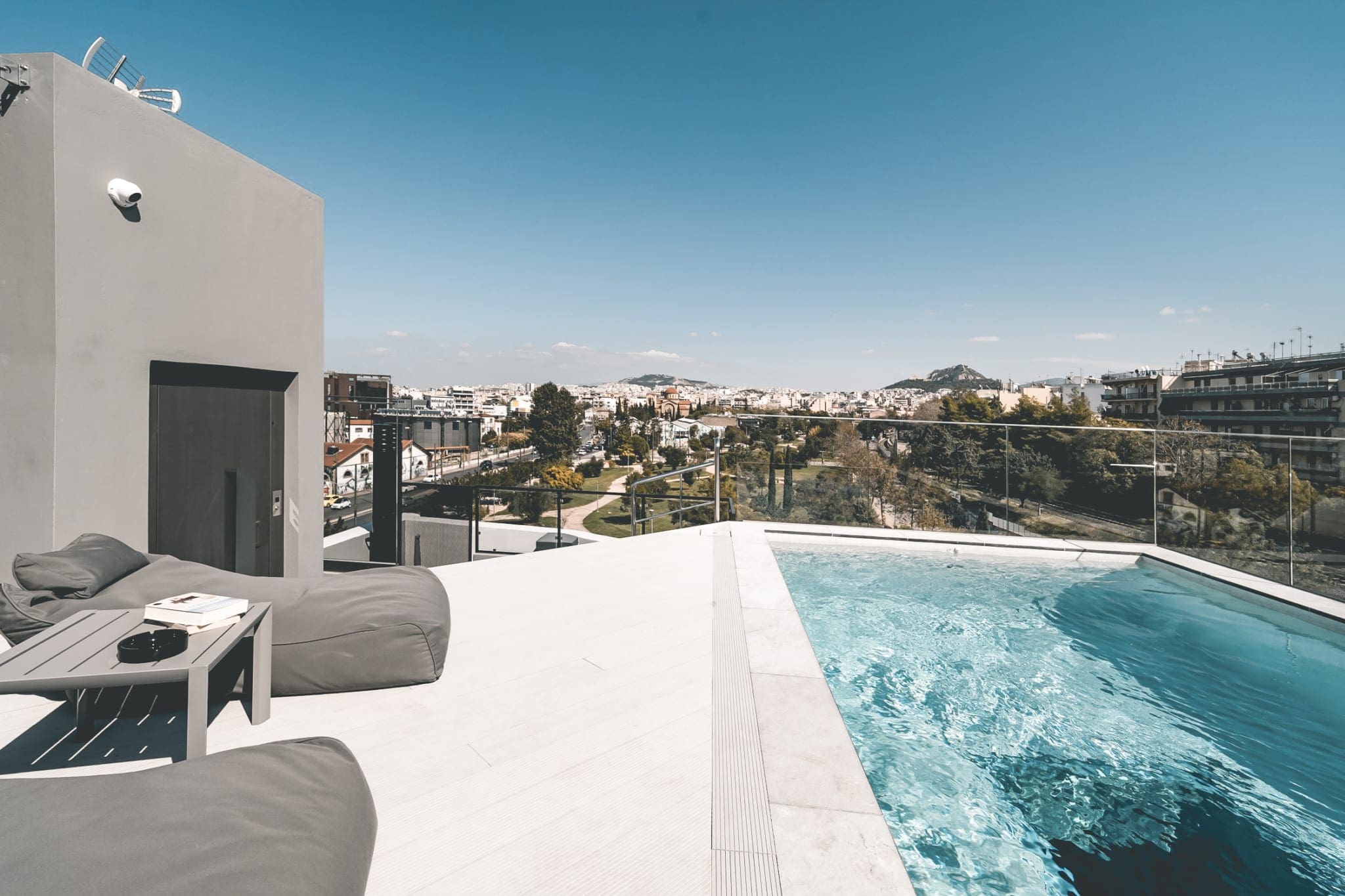 Airbnb met zwembad, Airbnb Finds: slapen in Athene met rooftop pool