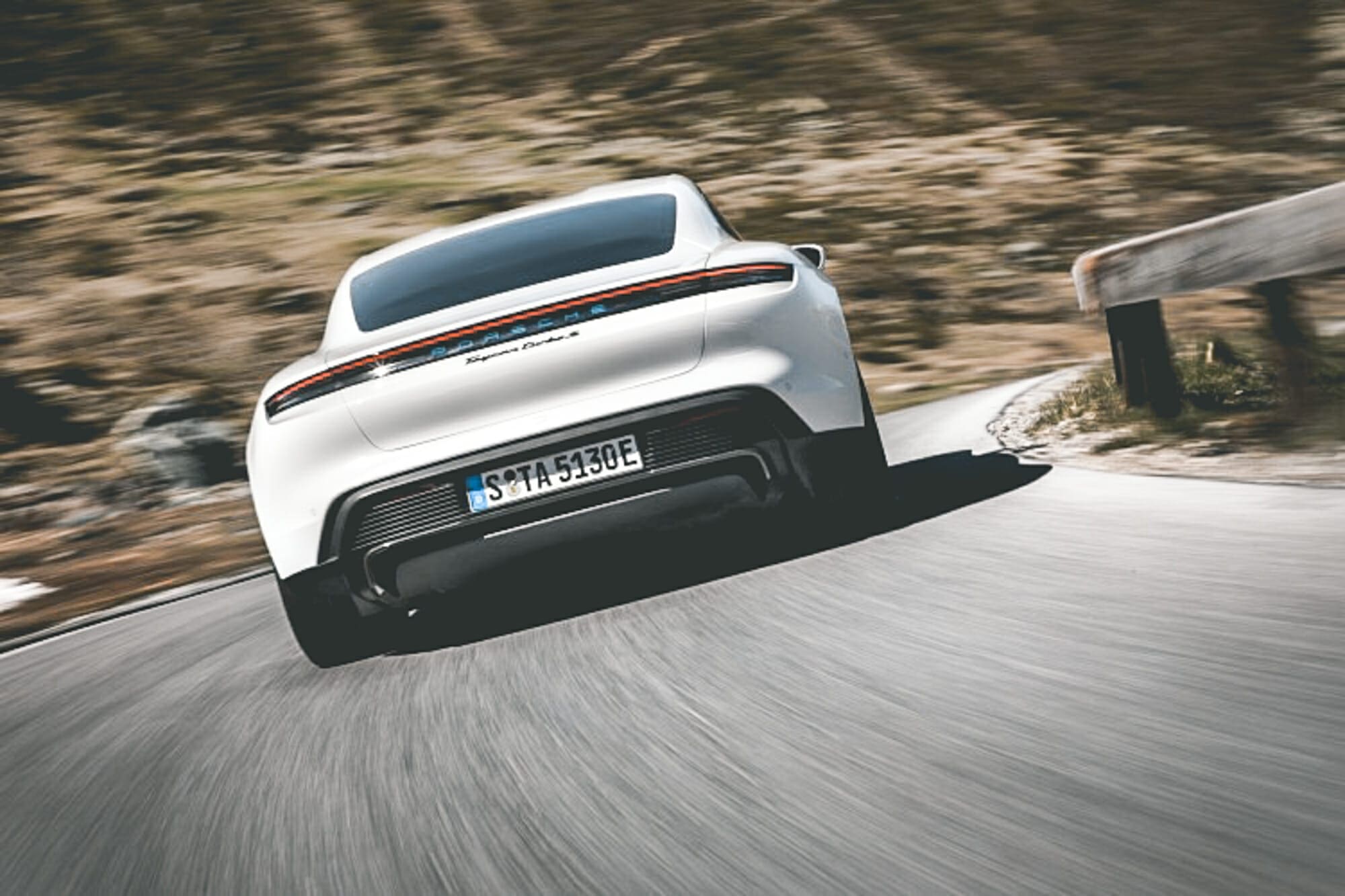 Porsche Taycan, Porsche onthult volledig elektrische Taycan