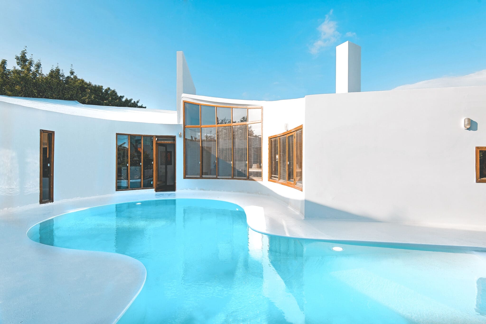 Rhodos, Airbnb Finds: Griekse privevilla met een hoog Malediven-gehalte