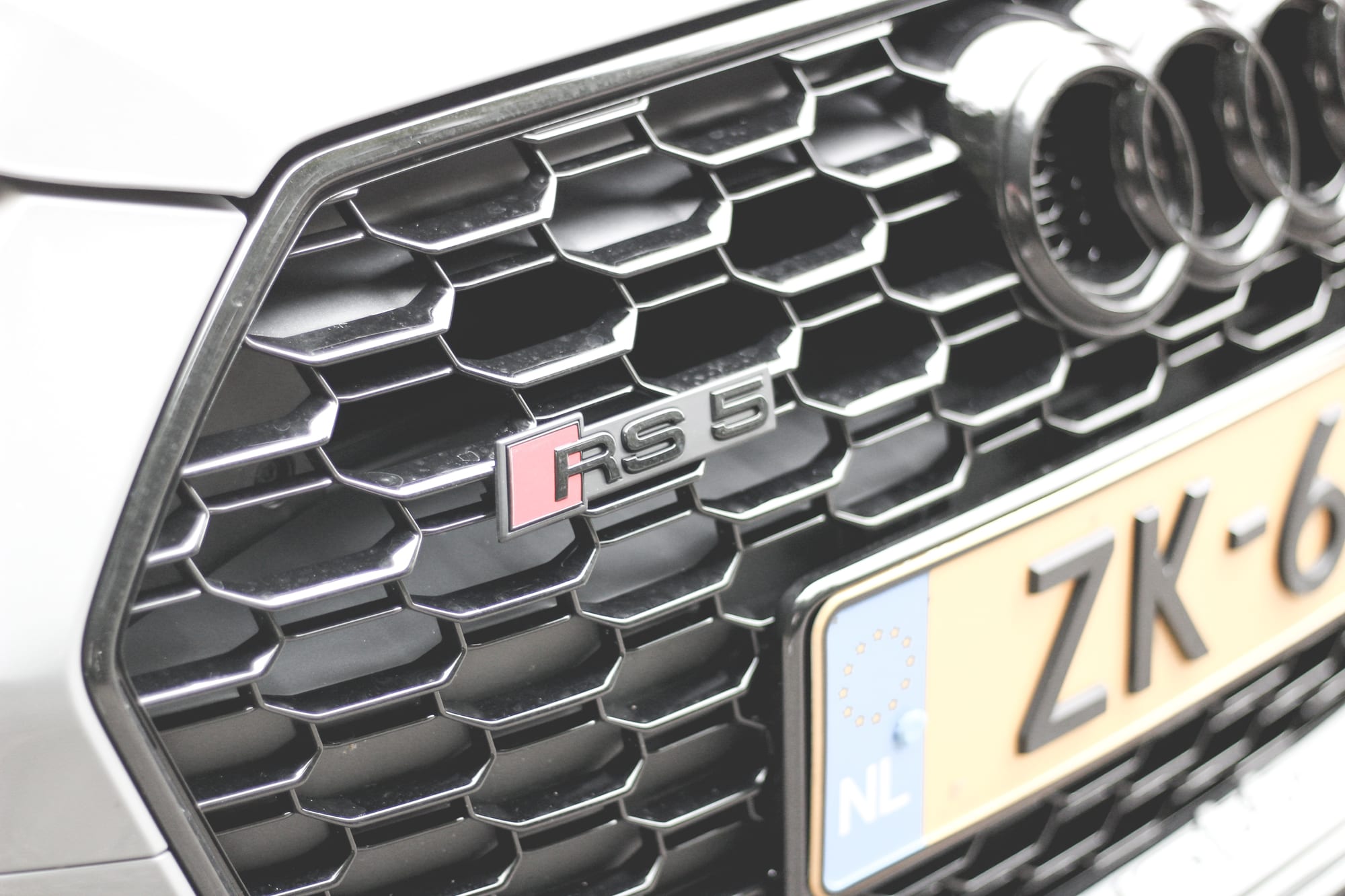 Audi RS5 Sportback grille
