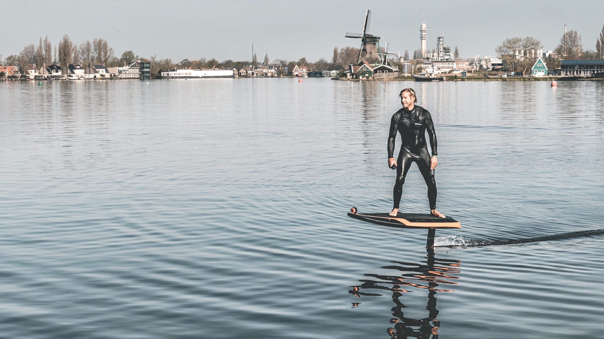 eFoil, Bekijk Nederland in quarantaine vanaf een elektrisch surfboard