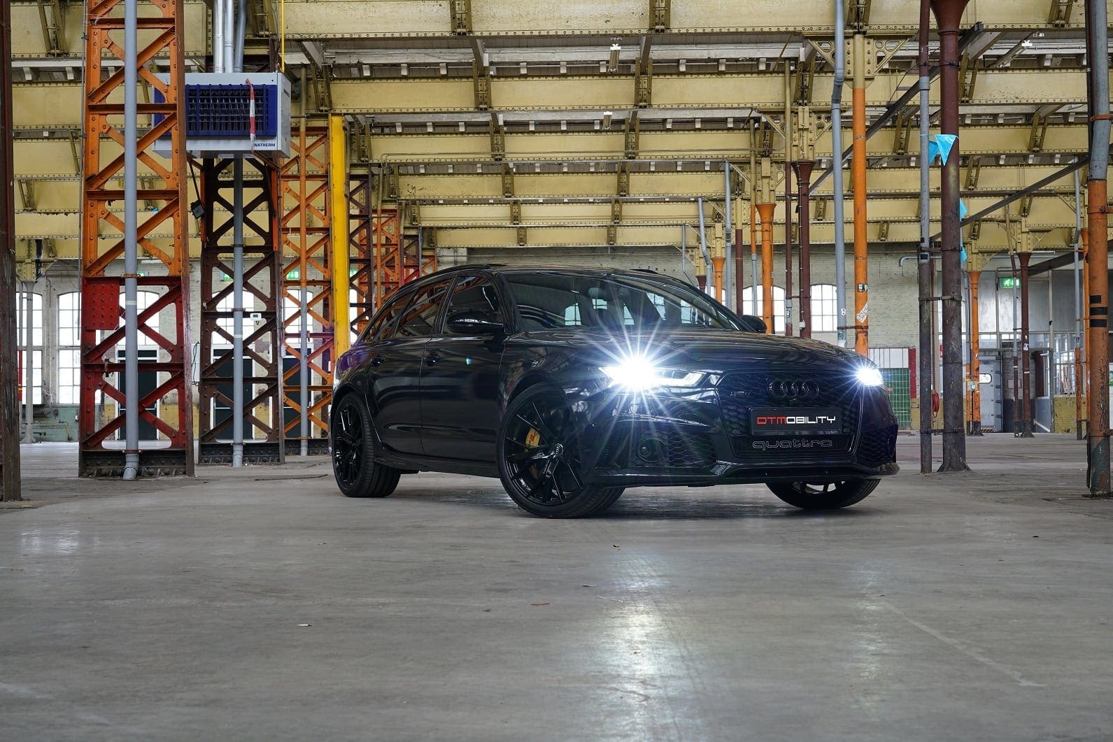 Audi RS6-R