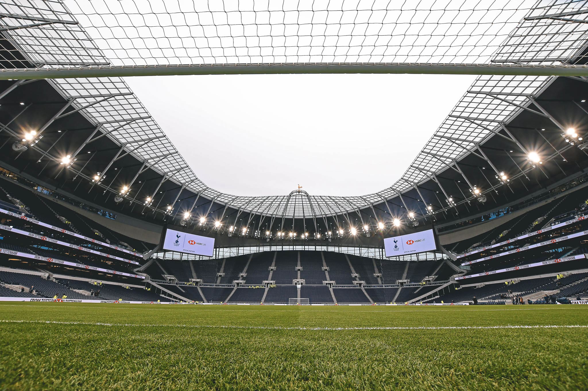 In dit voetbalstadion komt de langste kartbaan van Londen