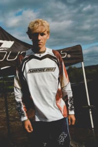 Supreme, <strong>Supreme</strong> neemt ook de motorcross over in nieuwe Fox Racing collab