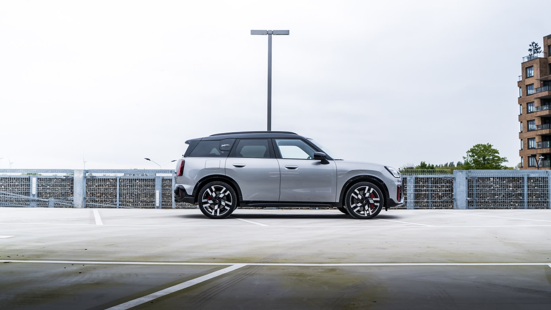 MINI JCW Countryman, De <strong>MINI JCW Countryman</strong> is helemaal niet MINI