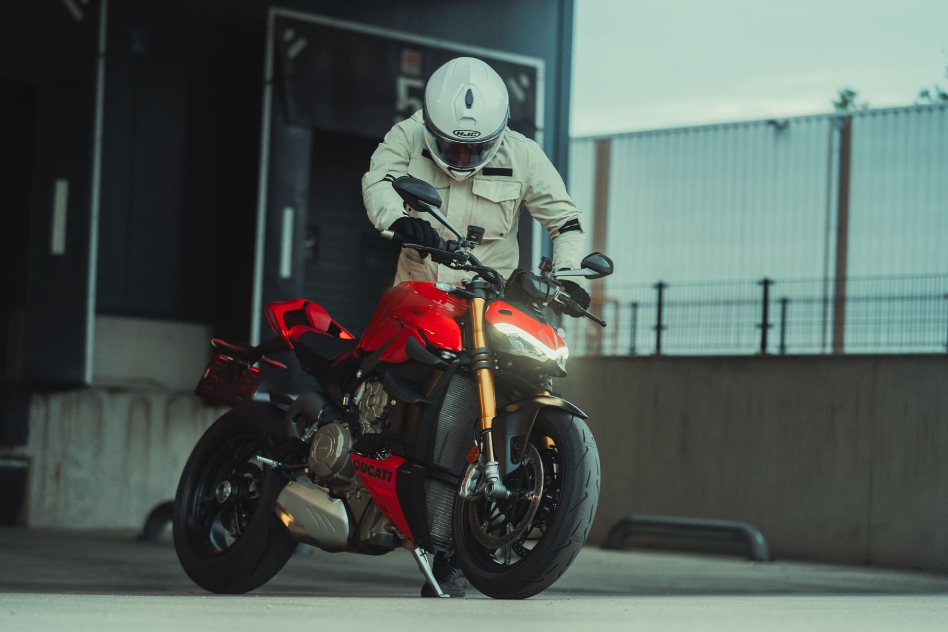 , Italiaanse asfaltgladiator: <strong>Ducati Streetfighter V4S</strong>