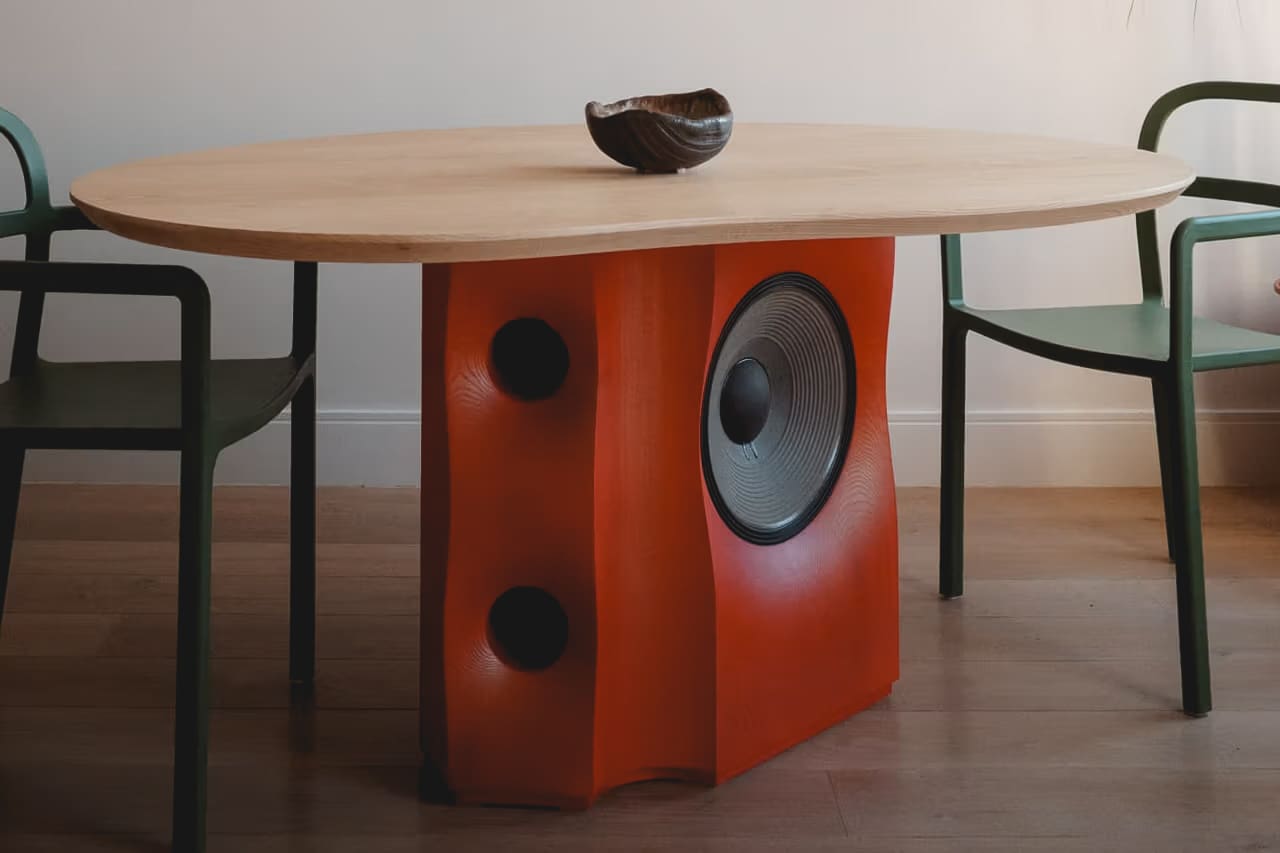 Geniaal: subwoofer-driver als designer-eettafel